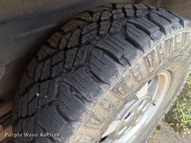 image for item EJ4742 2002 Chevrolet Tahoe SUV