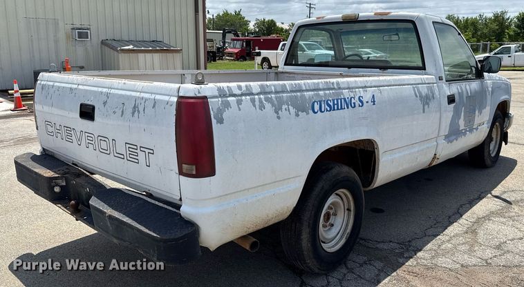 image for item EJ4743 1992 Chevrolet C1500 pickup truck