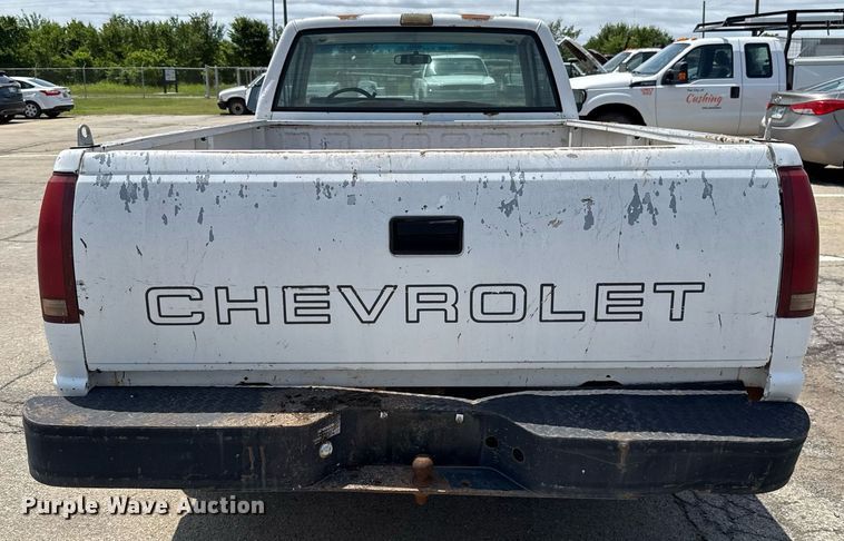 image for item EJ4743 1992 Chevrolet C1500 pickup truck