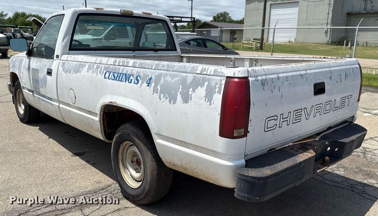 image for item EJ4743 1992 Chevrolet C1500 pickup truck