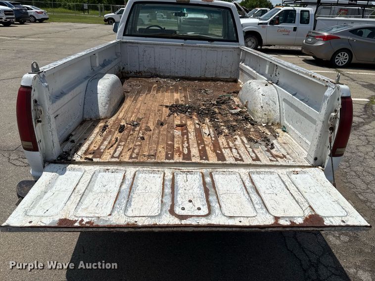 image for item EJ4743 1992 Chevrolet C1500 pickup truck