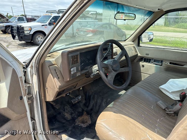 image for item EJ4743 1992 Chevrolet C1500 pickup truck