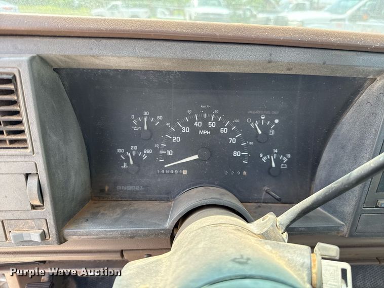 image for item EJ4743 1992 Chevrolet C1500 pickup truck