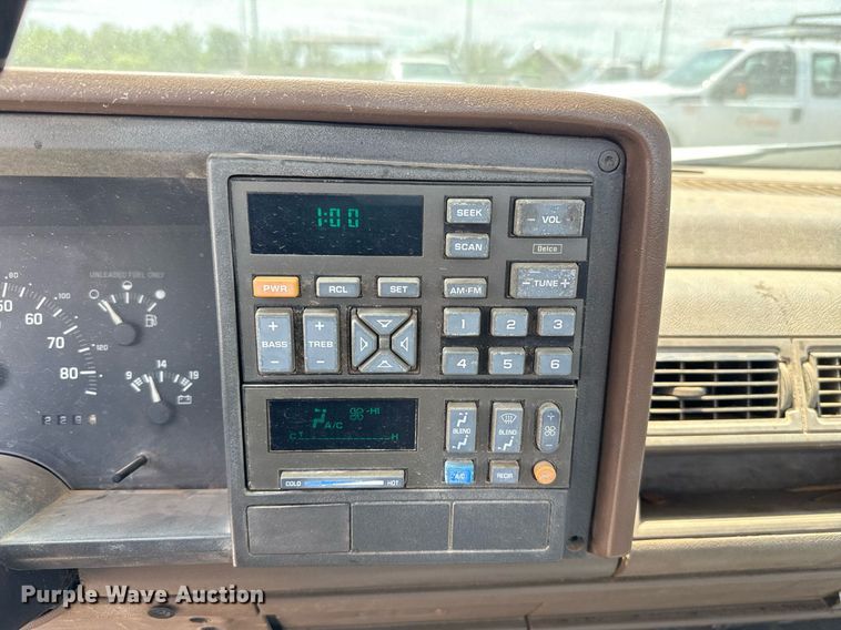 image for item EJ4743 1992 Chevrolet C1500 pickup truck