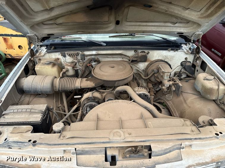 image for item EJ4743 1992 Chevrolet C1500 pickup truck