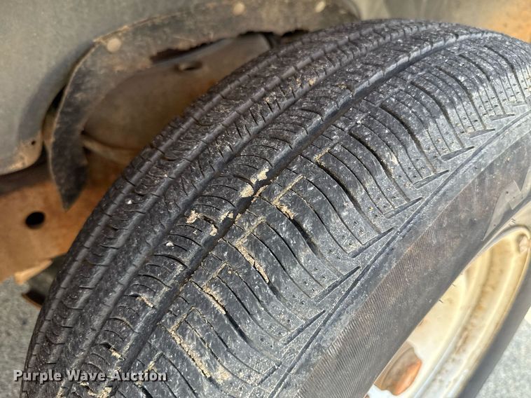 image for item EJ4743 1992 Chevrolet C1500 pickup truck