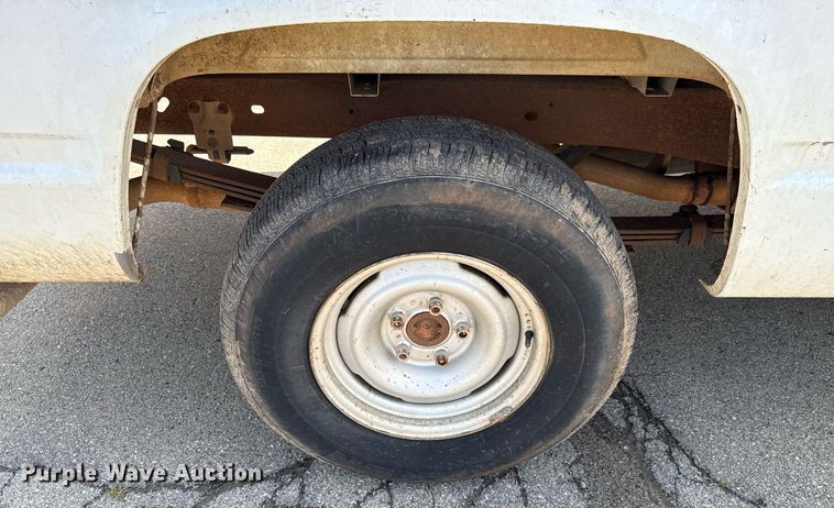 image for item EJ4743 1992 Chevrolet C1500 pickup truck