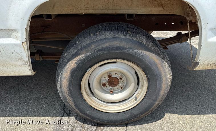 image for item EJ4743 1992 Chevrolet C1500 pickup truck