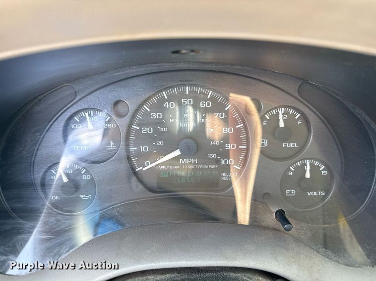 image for item EJ4744 2003 Chevrolet S10 pickup truck