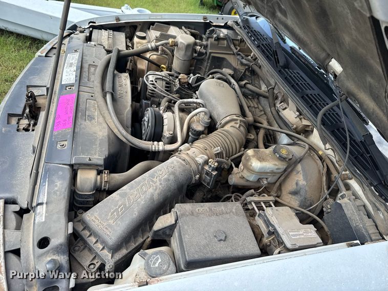 image for item EJ4744 2003 Chevrolet S10 pickup truck