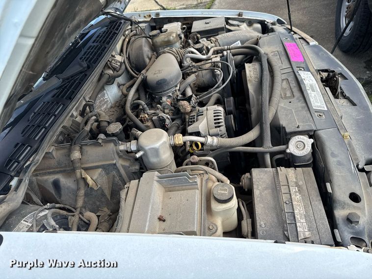 image for item EJ4744 2003 Chevrolet S10 pickup truck