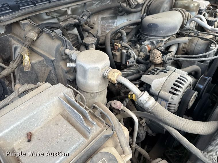 image for item EJ4744 2003 Chevrolet S10 pickup truck