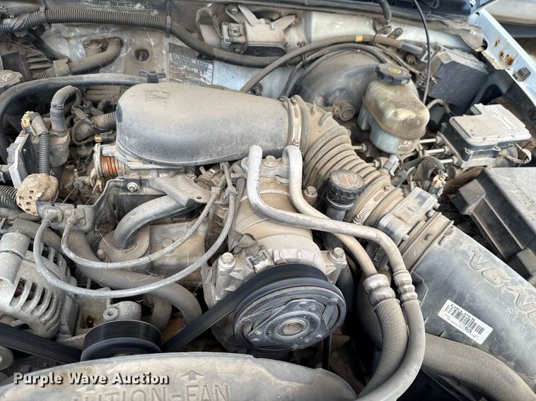 image for item EJ4744 2003 Chevrolet S10 pickup truck