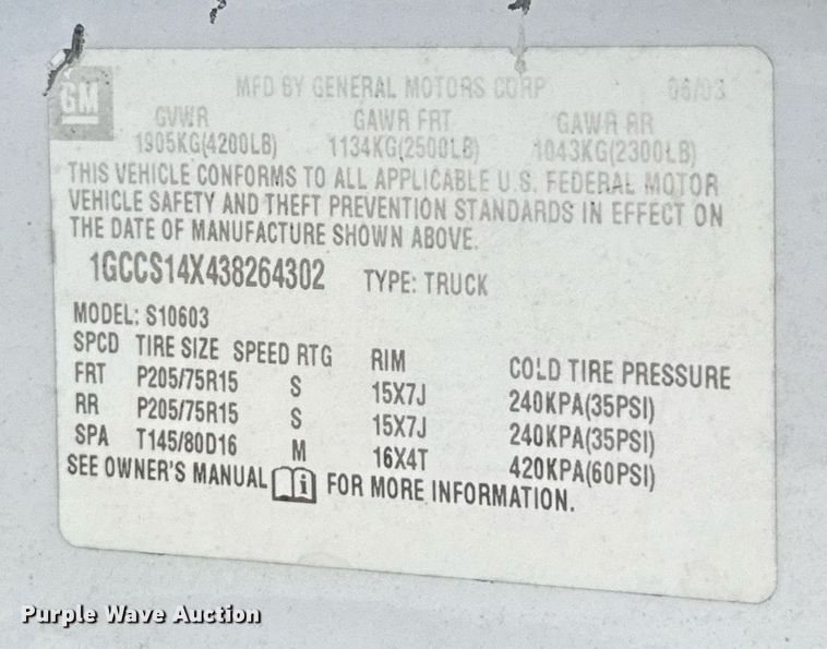 image for item EJ4744 2003 Chevrolet S10 pickup truck