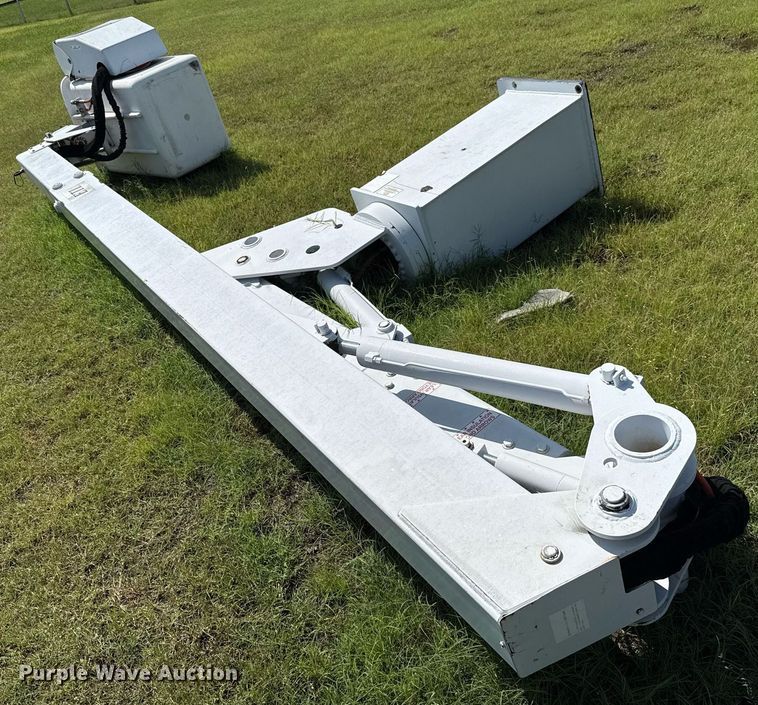 image for item EJ4745 2005 ETI ETC37IH bucket lift