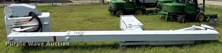 image for item EJ4745 2005 ETI ETC37IH bucket lift