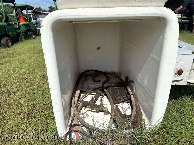 image for item EJ4745 2005 ETI ETC37IH bucket lift