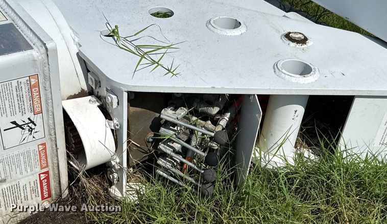 image for item EJ4745 2005 ETI ETC37IH bucket lift