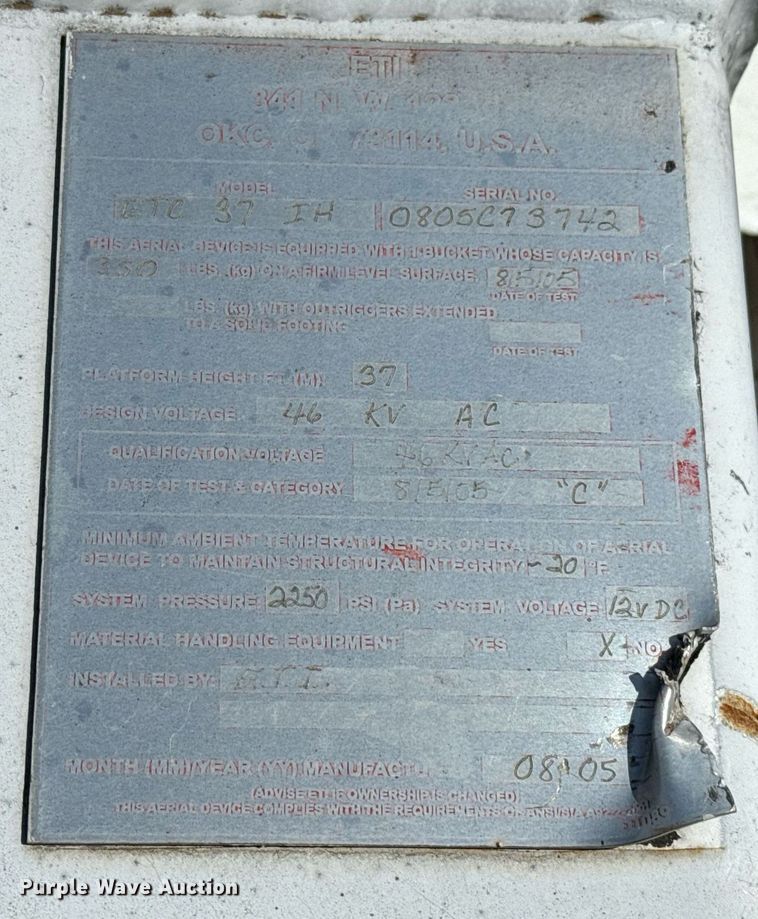 image for item EJ4745 2005 ETI ETC37IH bucket lift