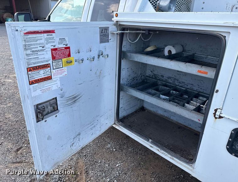 image for item EJ4749 2012 Ford F550 Super Duty SuperCab bucket truck