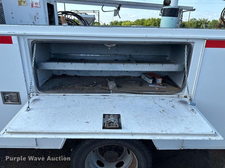 image for item EJ4749 2012 Ford F550 Super Duty SuperCab bucket truck