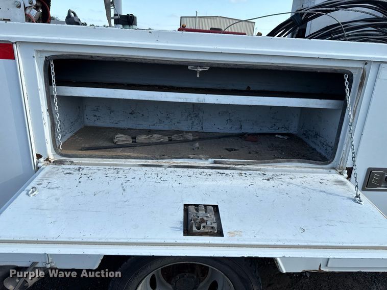 image for item EJ4749 2012 Ford F550 Super Duty SuperCab bucket truck