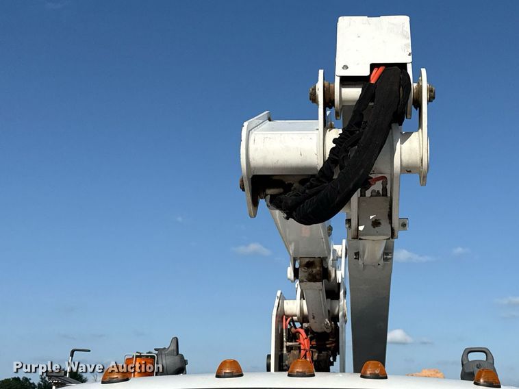 image for item EJ4749 2012 Ford F550 Super Duty SuperCab bucket truck