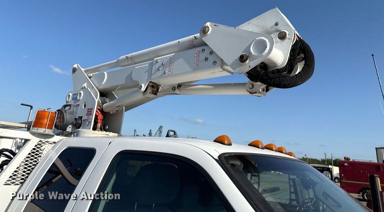 image for item EJ4749 2012 Ford F550 Super Duty SuperCab bucket truck