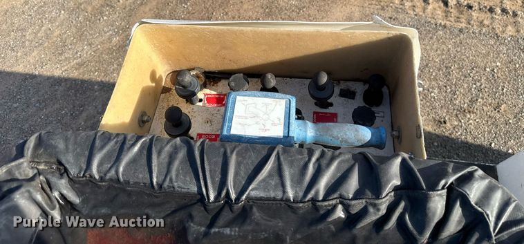 image for item EJ4749 2012 Ford F550 Super Duty SuperCab bucket truck