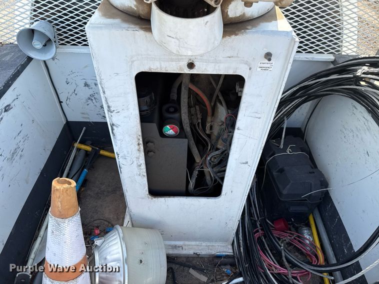 image for item EJ4749 2012 Ford F550 Super Duty SuperCab bucket truck