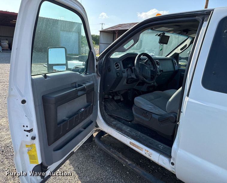 image for item EJ4749 2012 Ford F550 Super Duty SuperCab bucket truck