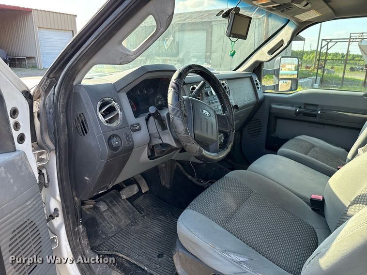 image for item EJ4749 2012 Ford F550 Super Duty SuperCab bucket truck