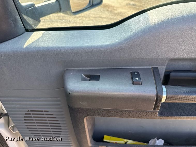 image for item EJ4749 2012 Ford F550 Super Duty SuperCab bucket truck