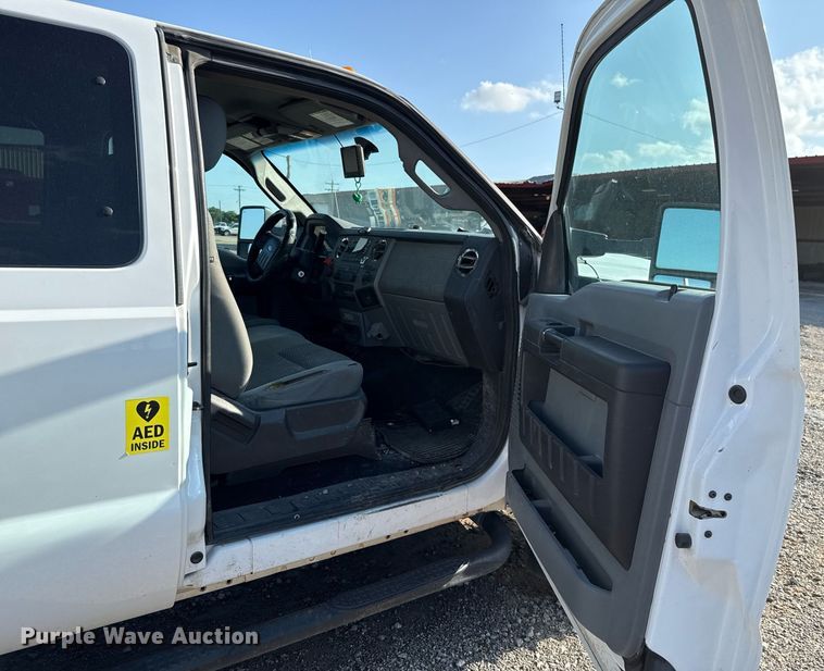 image for item EJ4749 2012 Ford F550 Super Duty SuperCab bucket truck