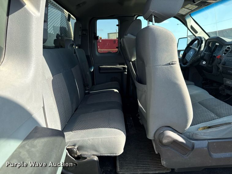 image for item EJ4749 2012 Ford F550 Super Duty SuperCab bucket truck