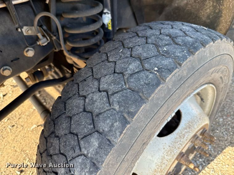 image for item EJ4749 2012 Ford F550 Super Duty SuperCab bucket truck