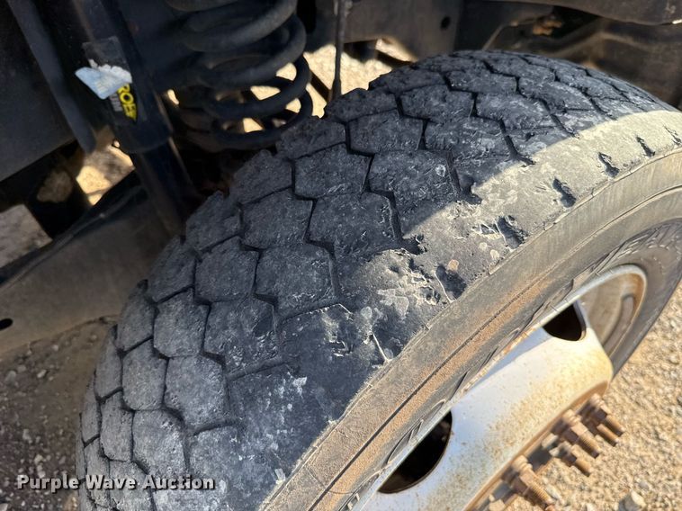 image for item EJ4749 2012 Ford F550 Super Duty SuperCab bucket truck