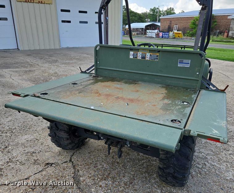 image for item EJ7587 2010 John Deere  Gator  utility vehicle