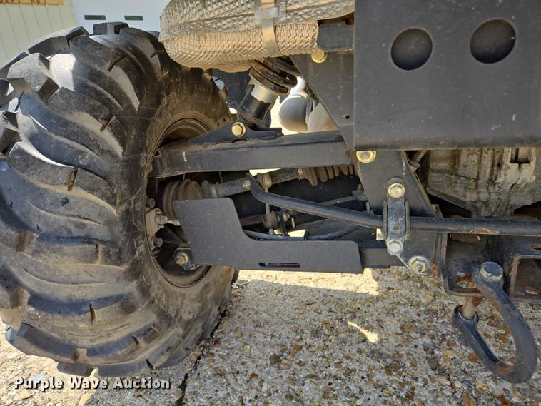 image for item EJ7587 2010 John Deere  Gator  utility vehicle