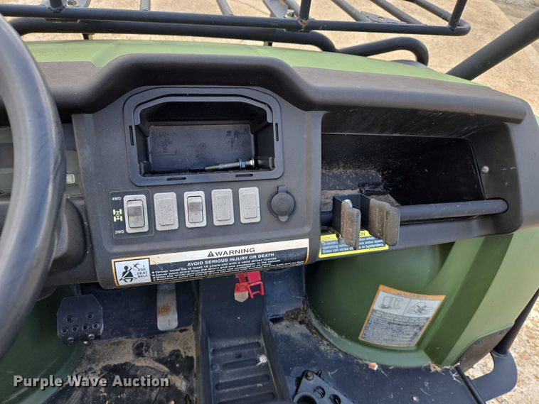 image for item EJ7587 2010 John Deere  Gator  utility vehicle