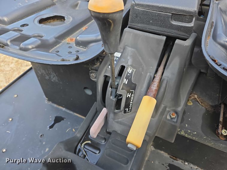 image for item EJ7587 2010 John Deere  Gator  utility vehicle