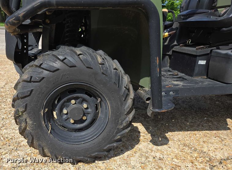 image for item EJ7587 2010 John Deere  Gator  utility vehicle