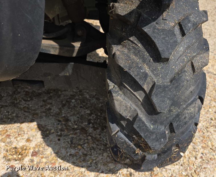 image for item EJ7587 2010 John Deere  Gator  utility vehicle