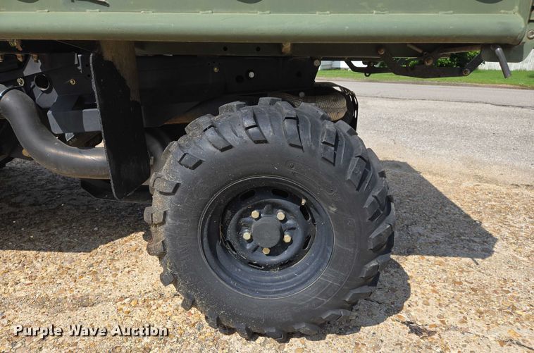 image for item EJ7587 2010 John Deere  Gator  utility vehicle