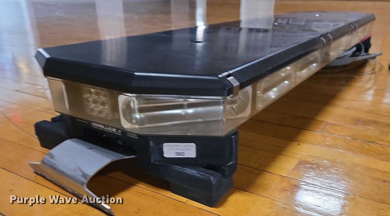 image for item EJ7588 (3) light bar