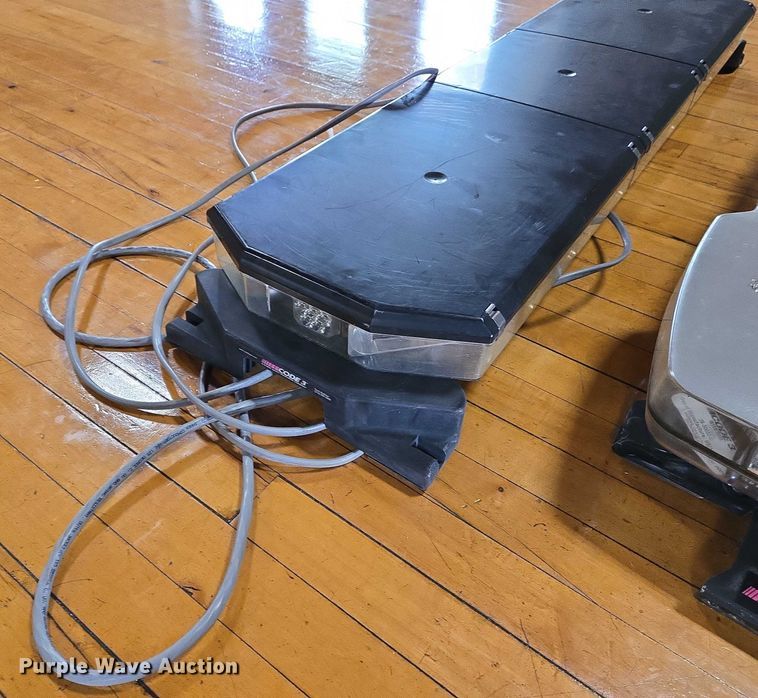 image for item EJ7588 (3) light bar