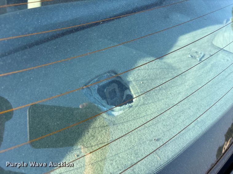 image for item EJ7589 2010 Ford Crown Victoria Police Interceptor 