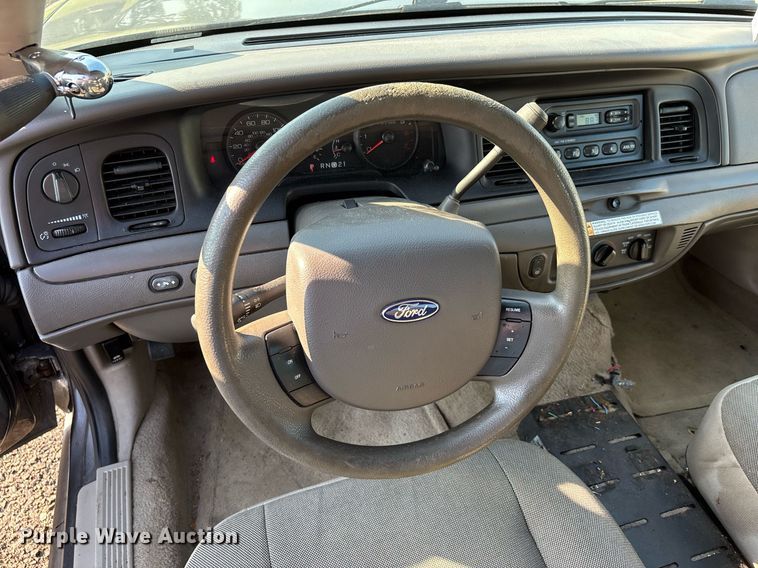 image for item EJ7589 2010 Ford Crown Victoria Police Interceptor 