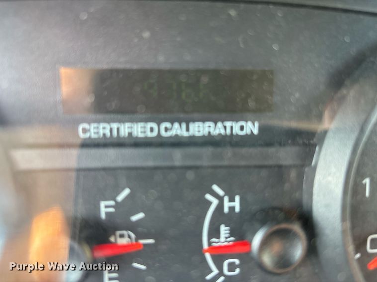 image for item EJ7589 2010 Ford Crown Victoria Police Interceptor 