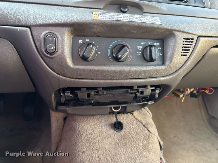 image for item EJ7589 2010 Ford Crown Victoria Police Interceptor 